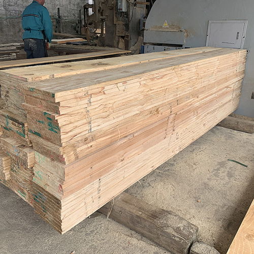 辐射松原木板材 顺莆木材